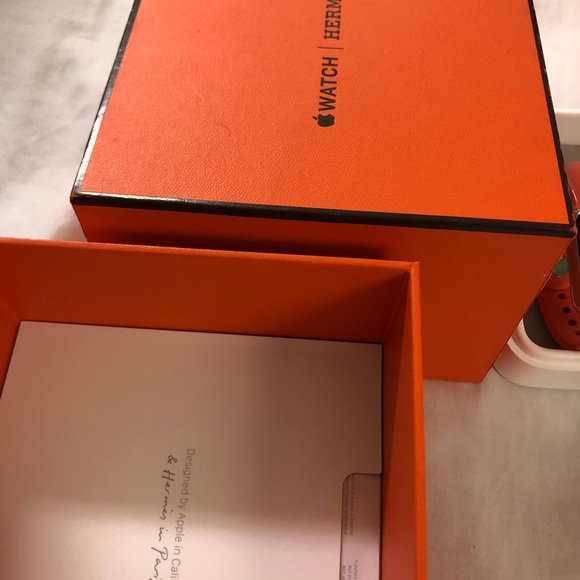 Authentic Hermès Apple Watch 2 & box main image 7
